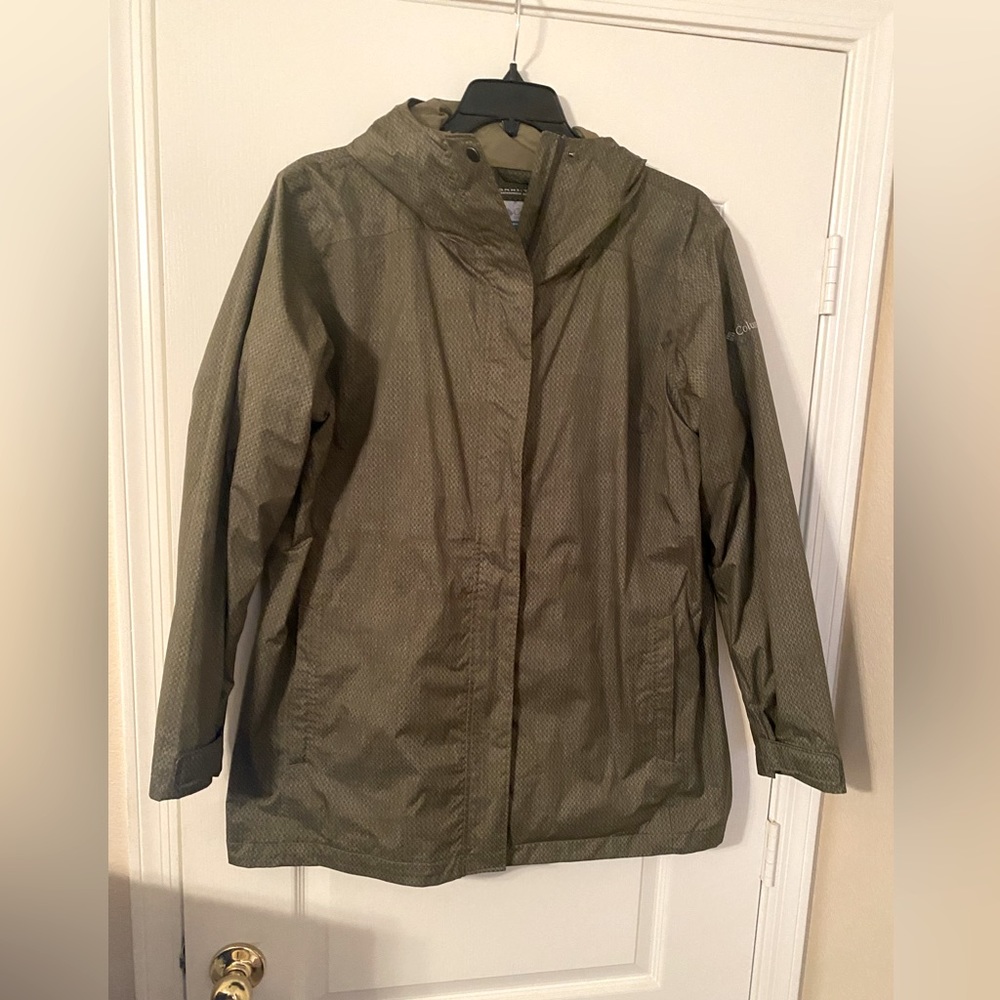 Columbia dark green longer light weight jacket